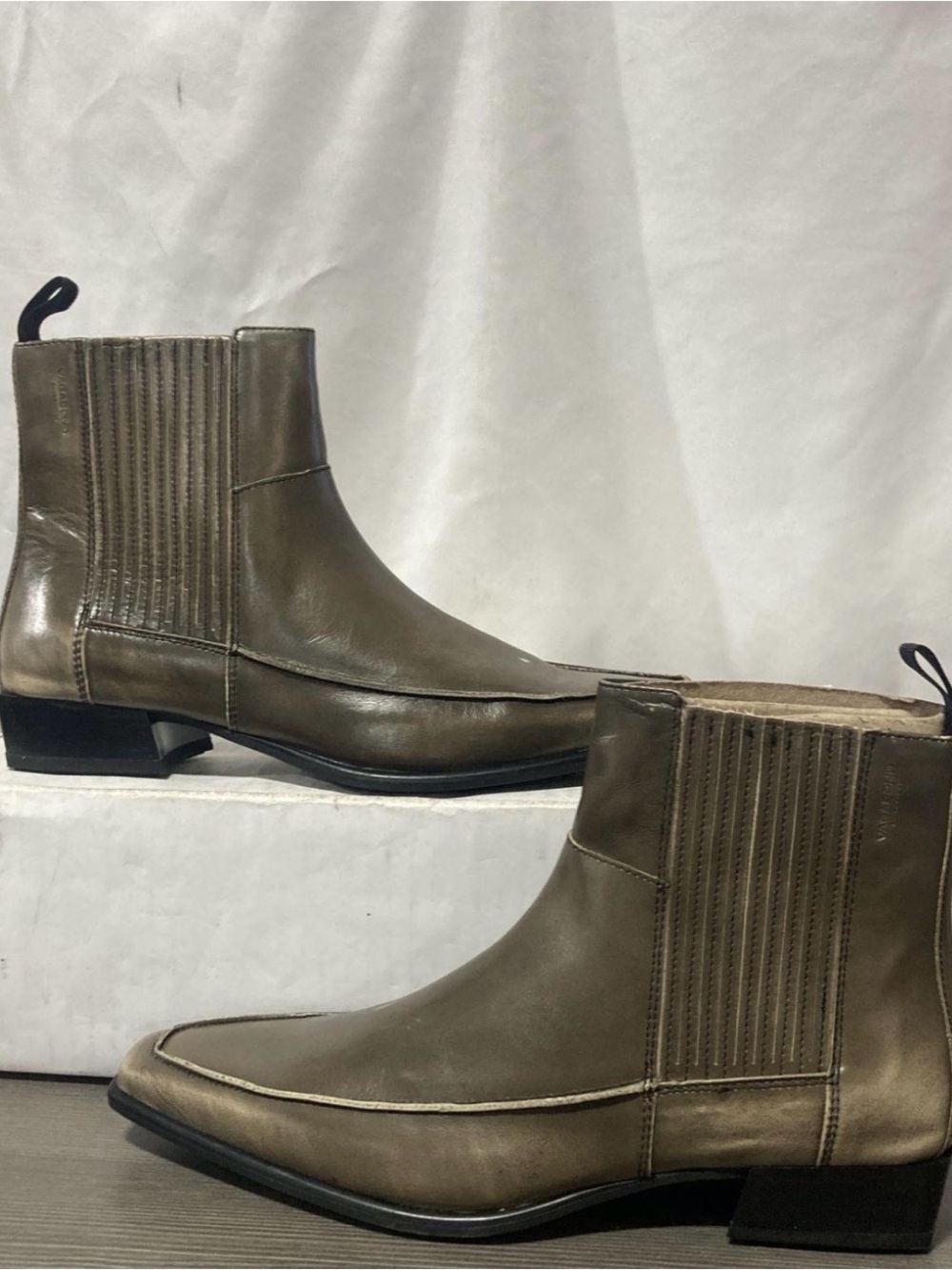 Vagabond Olive Green Chelsea Ankle Boots - Picture 2 of 6